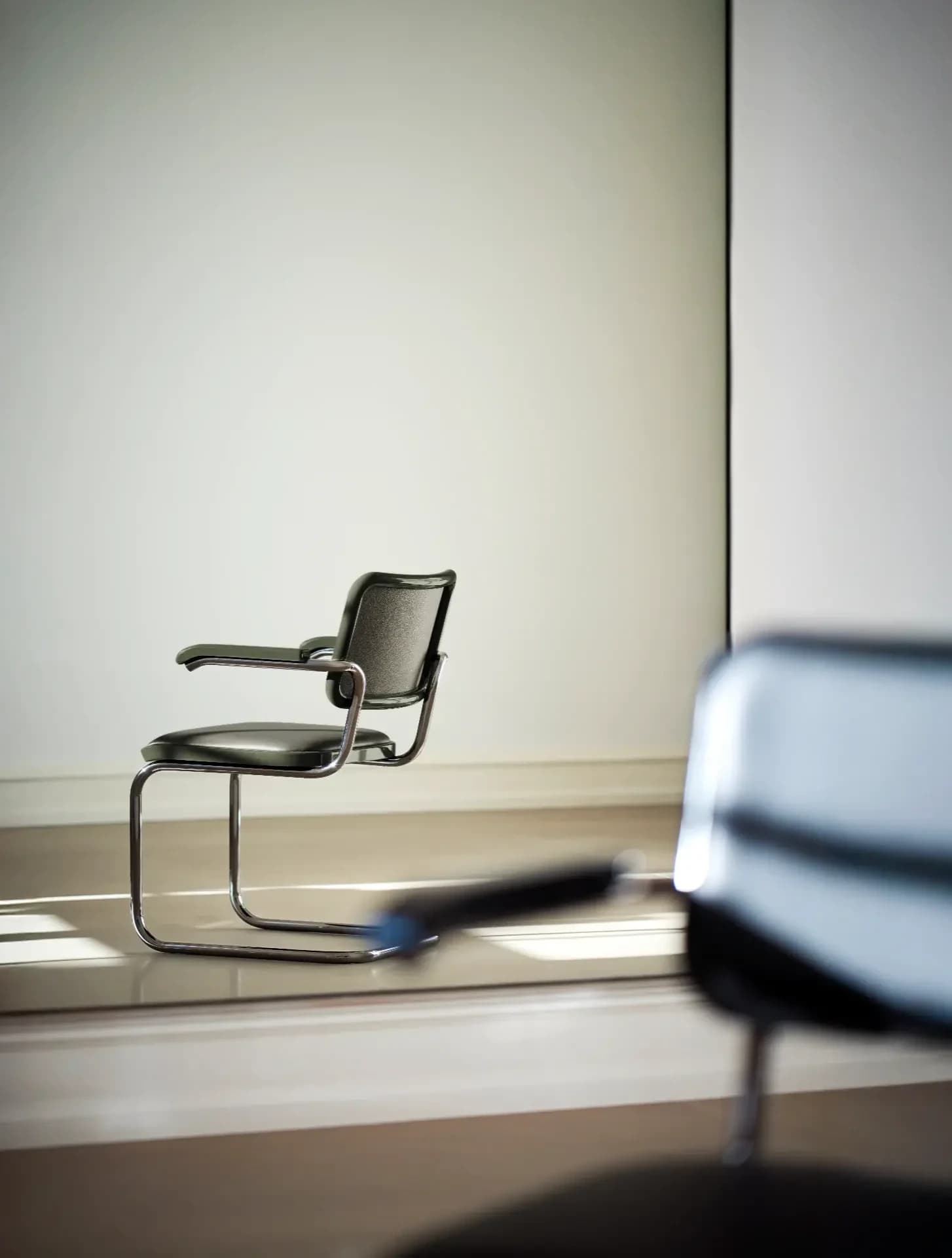 Editorial JS . Thonet Freischwinger S64 der Edition SERIOUS 03 in Graphite green.