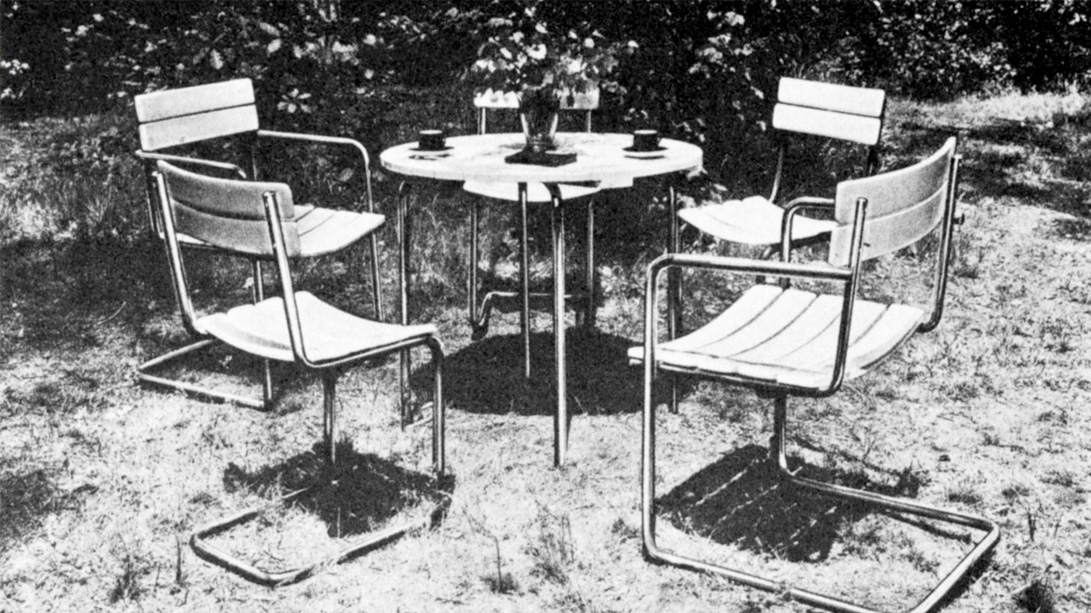 Thonet outdoor chairs deals